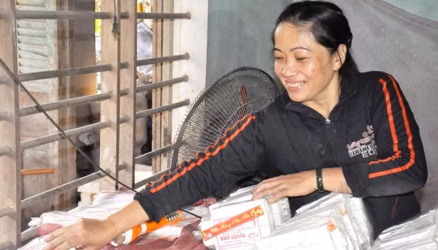 Bánh nổ Điền Trang từ lâu đã không còn xa lạ với thực khách gần xa.