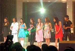 Các thí sinh tham dự Giải Sao Mai 2004.