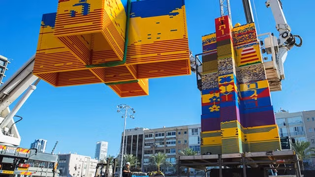 Tháp lego cao nhất thế giới