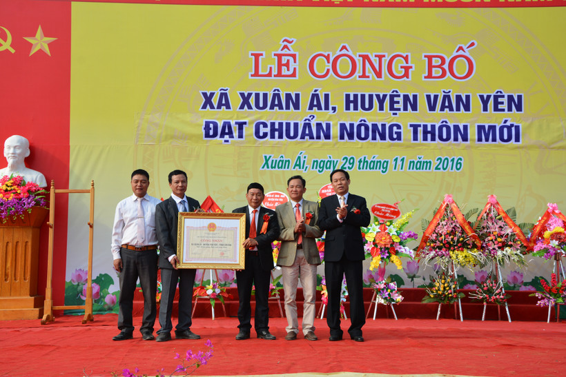 Xã Xuân Ái, huyện Văn Yên (Yên Bái) đón nhận danh hiệu chuẩn nông thôn mới 2016.