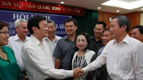 Chủ tịch nước Trương Tấn Sang với các cử tri doanh nhân.