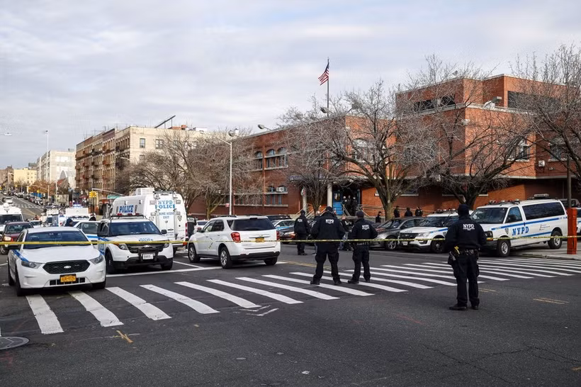 Cảnh sát New York phong tỏa hiện trường (Ảnh: AP)