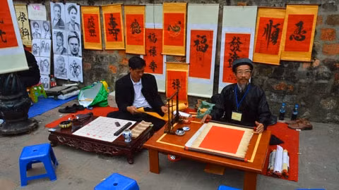 Một phong tục, một nét đẹp xin chữ xưa đang trở lại ở "phố ông đồ"(!?) (Ảnh: LINH PHAN)