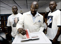 George Weah dẫn đầu số phiếu