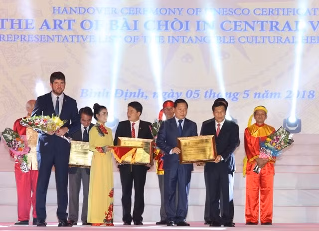 Lễ đón Bằng của UNESCO ghi danh Nghệ thuật Bài chòi Trung Bộ.