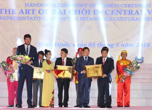 Lễ đón Bằng của UNESCO ghi danh Nghệ thuật Bài chòi Trung Bộ.