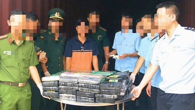 Đường đi bí ẩn của 100 bánh cocain, trị giá 800 tỷ đồng bị bắt giữ 