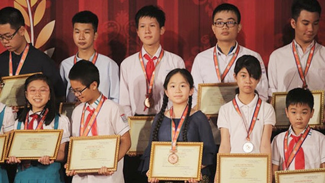 Trao giải cuộc thi giải Toán và Vật lý qua internet - Violympic