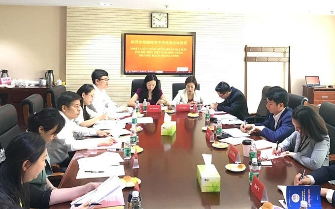 Đoàn đại biểu thanh niên Việt Nam thăm và làm việc tại Trường Đoàn T.Ư Trung Quốc. 