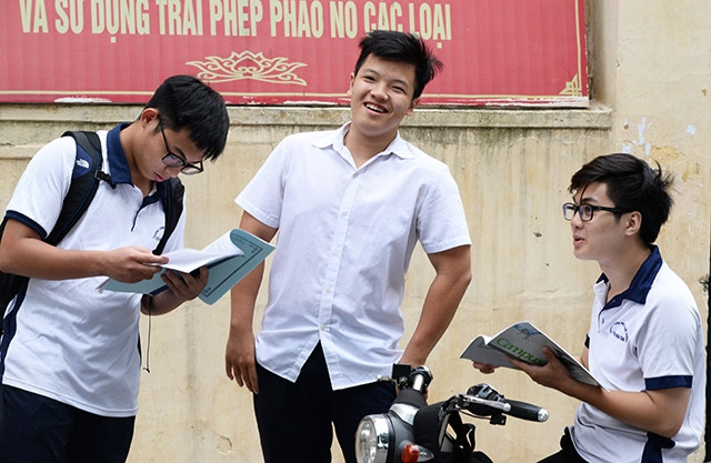 Sau môn thi đầu tiên (Ảnh: THỦY NGUYÊN)