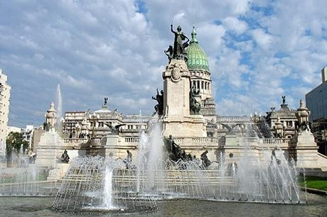 Trụ sở Quốc hội ở Thủ đô Bu-ê-nốt Ai-rết (Ác-hen-ti-na). Ảnh Layover Guide