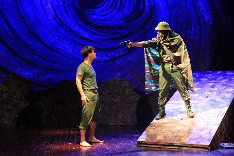 NSƯT Xuân Bắc trong một cảnh diễn.