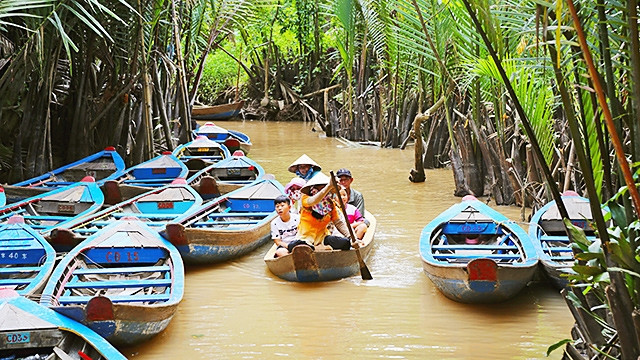 Hệ thống kênh rạch là một trong những sản phẩm du lịch của cù lao Thới Sơn.