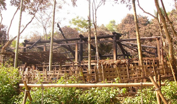 Nhà Lang đang được mơ ước dựng lại từ cảnh hoang tàn.