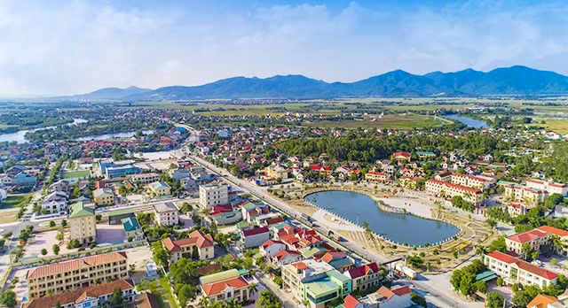 Trung tâm thị trấn Nghèn, huyện Can Lộc (Hà Tĩnh). Ảnh: TRẦN HƯỚNG