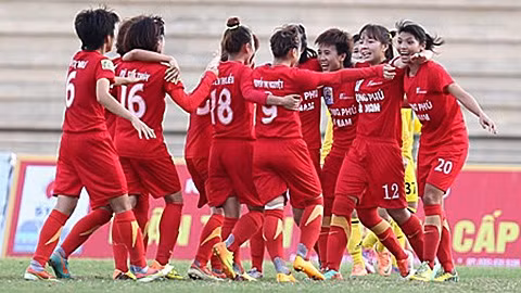 Các nữ cầu thủ của Phong Phú Hà Nam vui mừng với kết quả trận đấu. (ảnh: TTXVN)