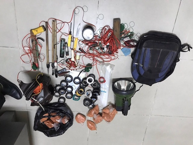 Dụng cụ trộm chó mà các đối tượng sử dụng.