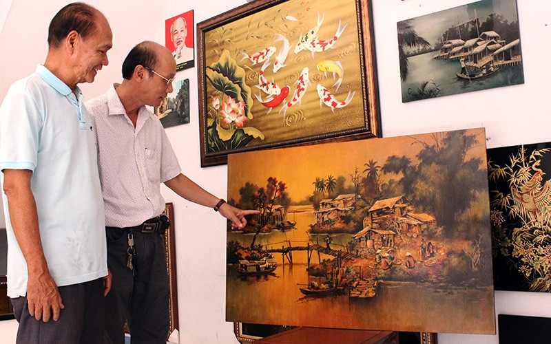 Sản phẩm sơn mài truyền thống tại cơ sở sơn mài Ðịnh Hòa.