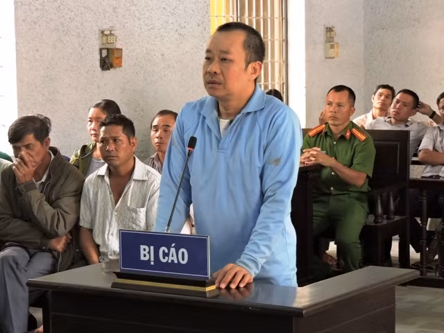 Bị cáo Y Tuyến Ksơr tại phiên tòa.