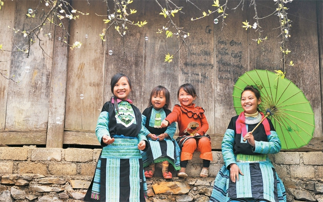 Xuân về trên bản người Mông, Hà Giang.