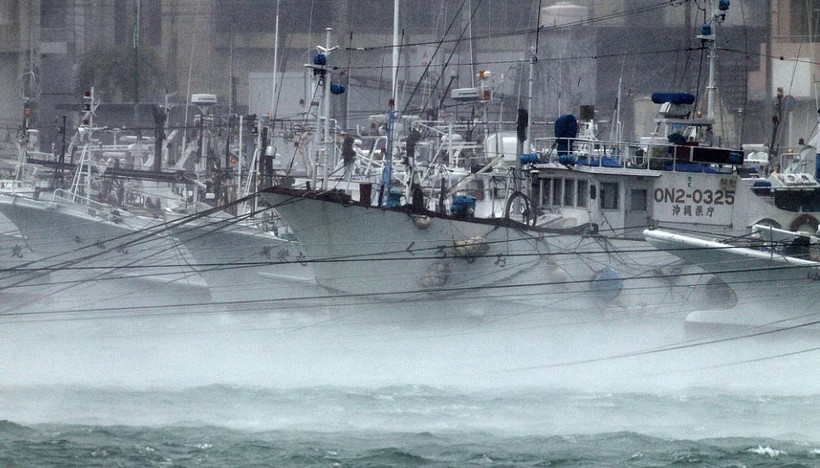 Thuyền neo đậu tại bến cảng Itoman, Okinawa (ảnh: dailymail.Uk) 