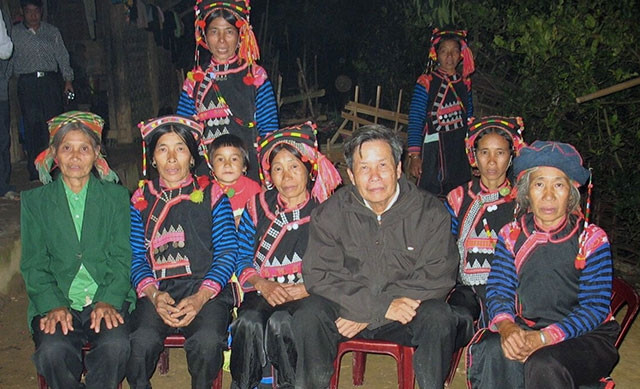 Những người học trò năm xưa của ông Bôn nay đều đã thành bà nội, bà ngoại.