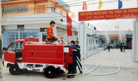 Người dân Hộ Phòng tự góp tiền mua xe chữa cháy chuyên dụng.