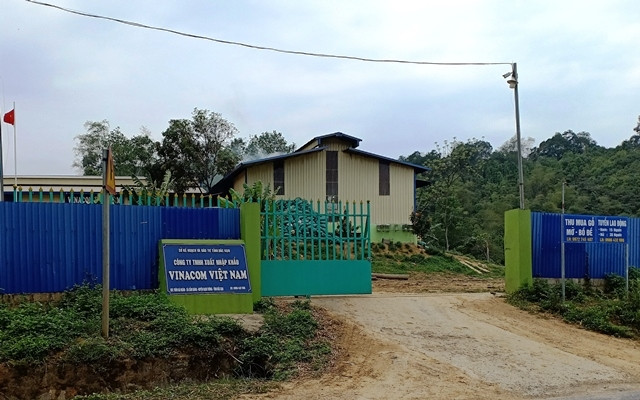 Xưởng sản xuất xây dựng không giấy phép trên đất chưa chuyển mục đích sử dụng của công ty Vinacom tại xã Cẩm Giàng (Bạch Thông).