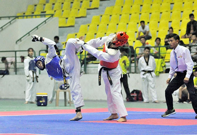 Ba tấm HCV đầu tiên của môn karatedo tại đại hội đã được trao.