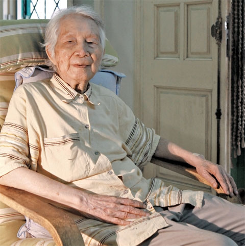 Họa sĩ Nguyễn Tư Nghiêm. Ảnh: LÊ THIẾT CƯƠNG