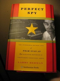 Bìa cuốn "Điệp viên hoàn hảo".