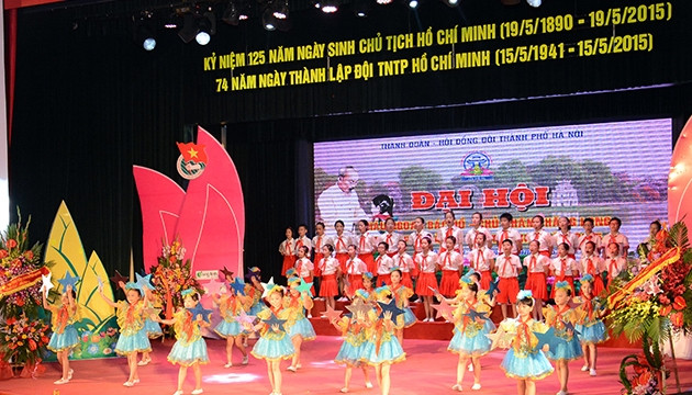 Tiết mục biểu diễn văn nghệ của các em thiếu nhi Thủ đô chào mừng Đại hội.