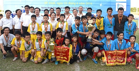 Học viện bóng đá Nghệ Tĩnh: Tại sao không?!