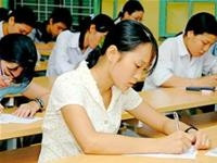 Thí sinh làm bài trong kỳ thi
tuyển sinh ĐH 2007.