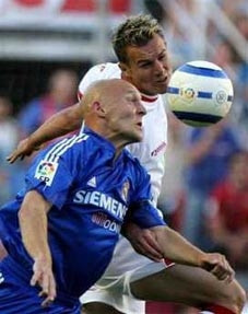 Không bao giờ chịu khuất phục