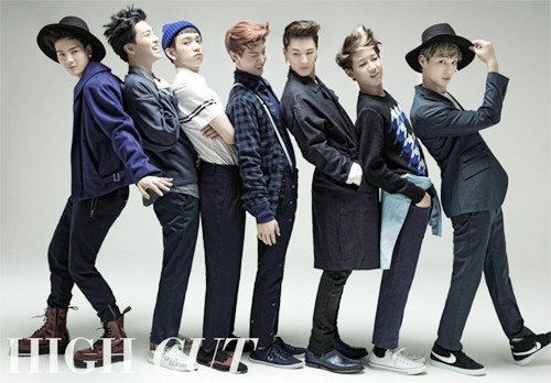 Nhiều nhóm nhạc K-pop tạo sức hút khá lớn với fan Việt.