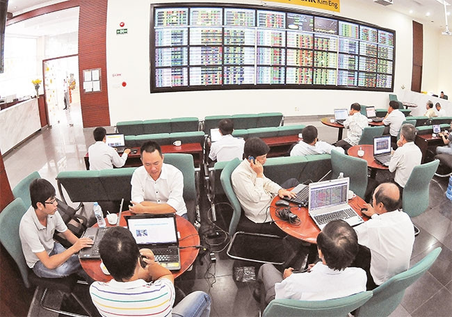 Một sàn giao dịch chứng khoán ở TP Hồ Chí Minh.
