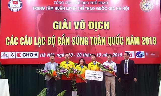 Tại buổi khai mạc, ban tổ chức đã trao thưởng cho ba xạ thủ đạt thành tích cao tại Asiad 18 vừa qua.