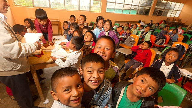 Trẻ em Oaxaca được học song ngữ bằng tiếng bản địa và tiếng Tây Ban Nha ở trường. Ảnh: HUMANOSPHERE