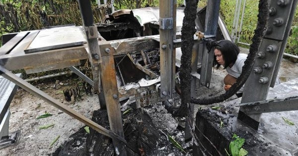 Ngày 2-11, lực lượng ly khai đã đốt cháy một số trạm phát sóng di động ở tỉnh Narathiwat (Ảnh: Reuters).