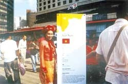 Ca sĩ Khánh Ngọc tại Lễ hội
Văn hóa Quốc tế tại Hàn Quốc.