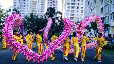 Biểu diễn múa lân sư rồng của đồng bào người Hoa ở TP Hồ Chí Minh.