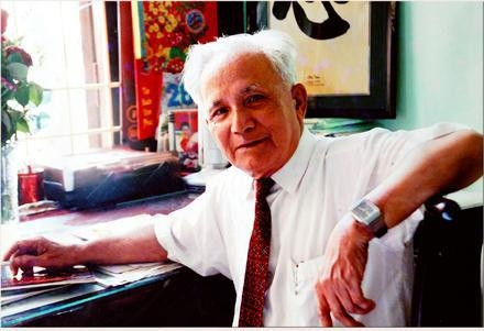 Phó Giáo sư Vũ Ngọc Khánh.