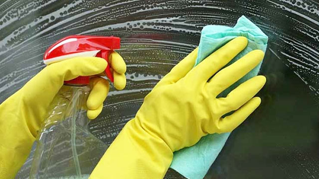 Mẹo xóa vết xước trên kính
