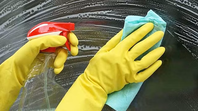 Mẹo xóa vết xước trên kính