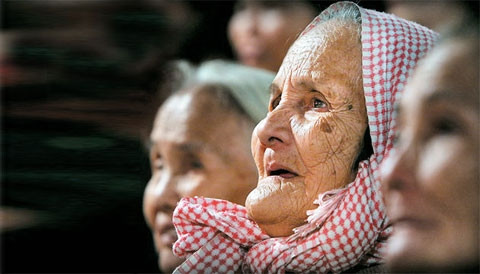 Lịch sử nước nhà cũng là lịch sử sự hy sinh vô bờ bến của hàng triệu Bà mẹ Việt Nam. Ảnh: TRẦN TÌNH 