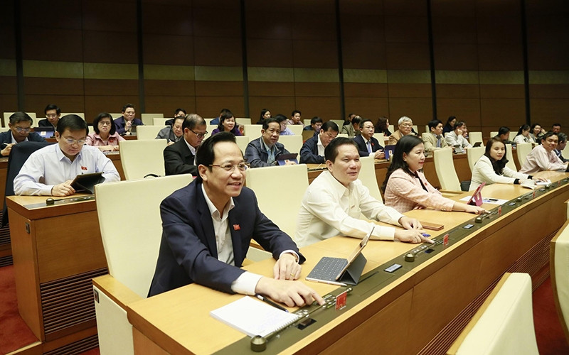 Đoàn đại biểu Quốc hội tỉnh Thanh Hóa tham gia biểu quyết, sáng 20-11.