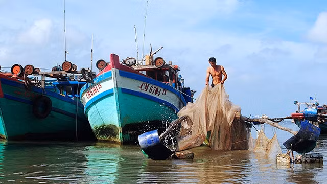 Ngư dân Cà Mau sau chuyến đi biển.