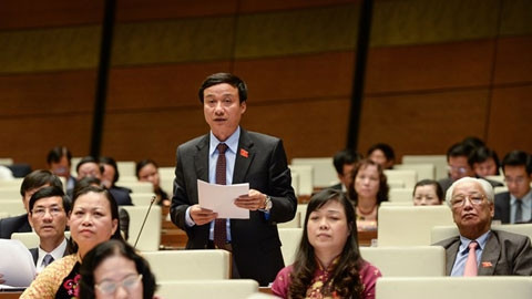 Đại biểu Bùi Văn Xuyền phát biểu trong phiên thảo luận về dự thảo Bộ luật Tố tụng hình sự sửa đổi (Ảnh: quochoi.vn).