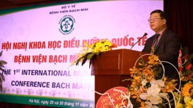 Chia sẻ kinh nghiệm quốc tế về chăm sóc người bệnh